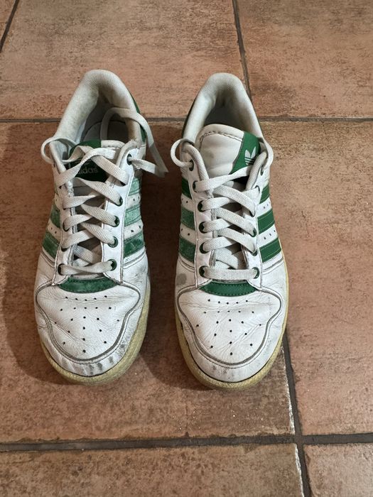 Sapatilhas brancas e verdes Adidas