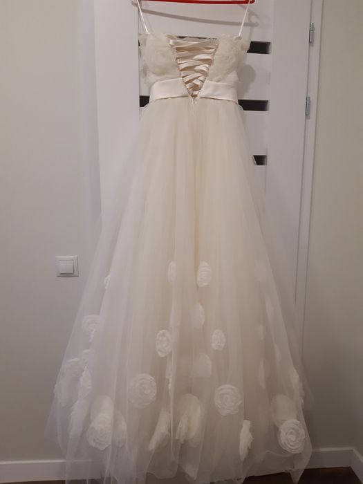Весільна сукня.Колір айворі.На тендітну дівчинку.