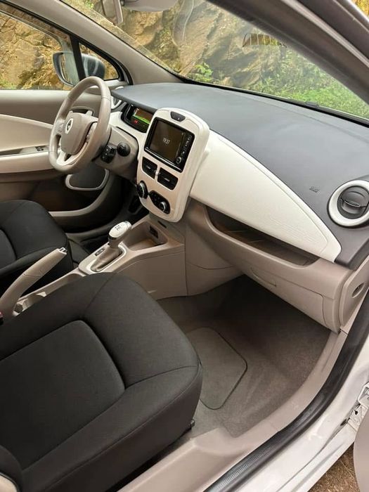 Zoe com baterias proprias 41kw