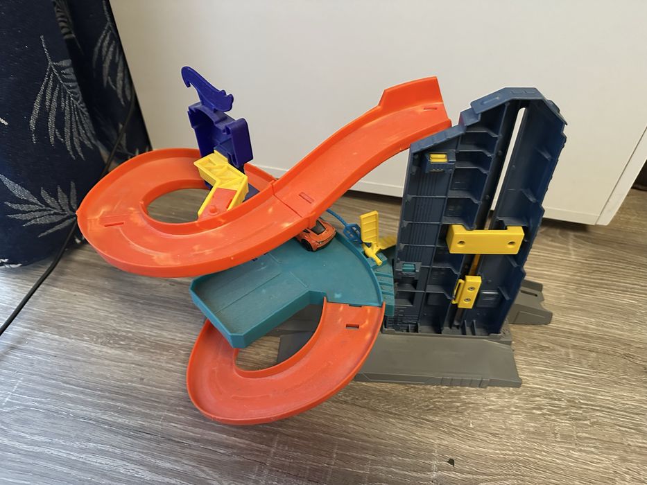 Трек Hot Wheels Велике місто (CDL36)