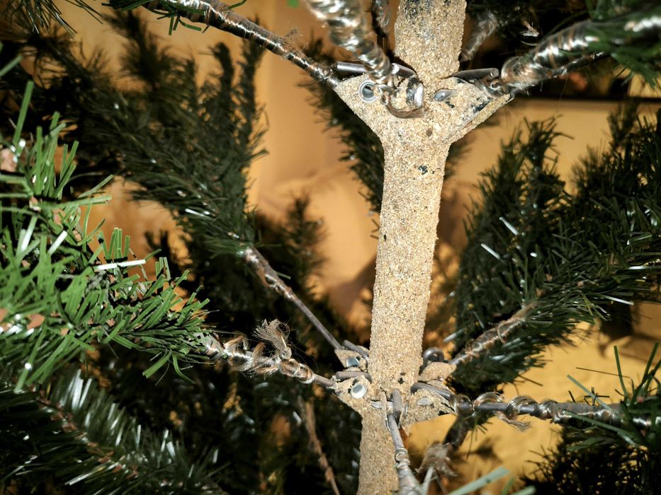 Árvore de Natal com pinhas 2 m x 1,10 m