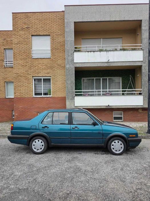 VW Jetta 1.8 GL Automático