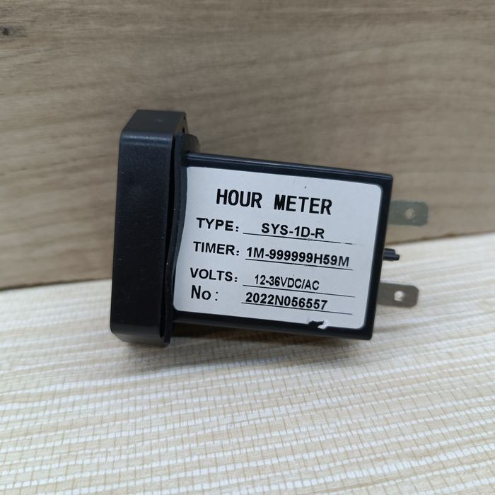 Счетчик моточасов цифровой 12 - 36 вольт с возможностью обновления