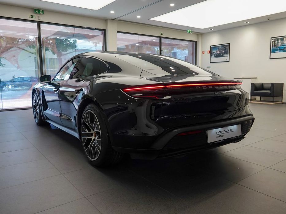 Porsche Taycan Standard foto 3