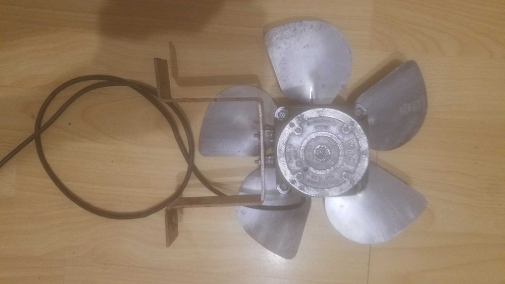 Вентилятор двигатель обдува.