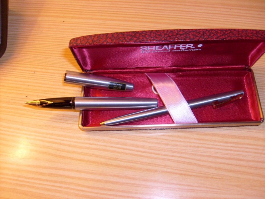 Caneta e esferogràfica sheaffer novas, em aço escovado