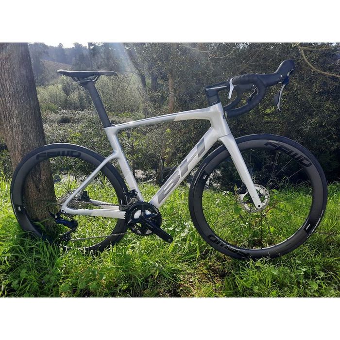 Bh rs1 12v com rodas de carbono