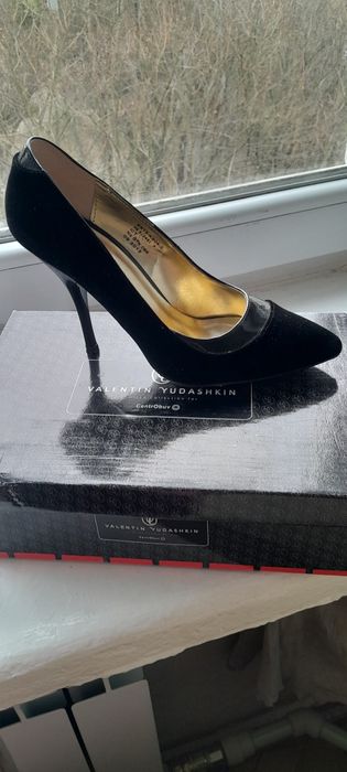 Туфлі жіночі  38,5