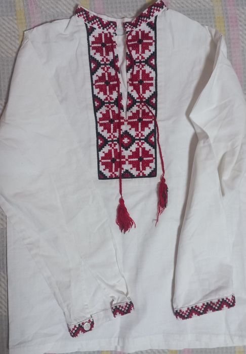 Вишиванка з орнаментом