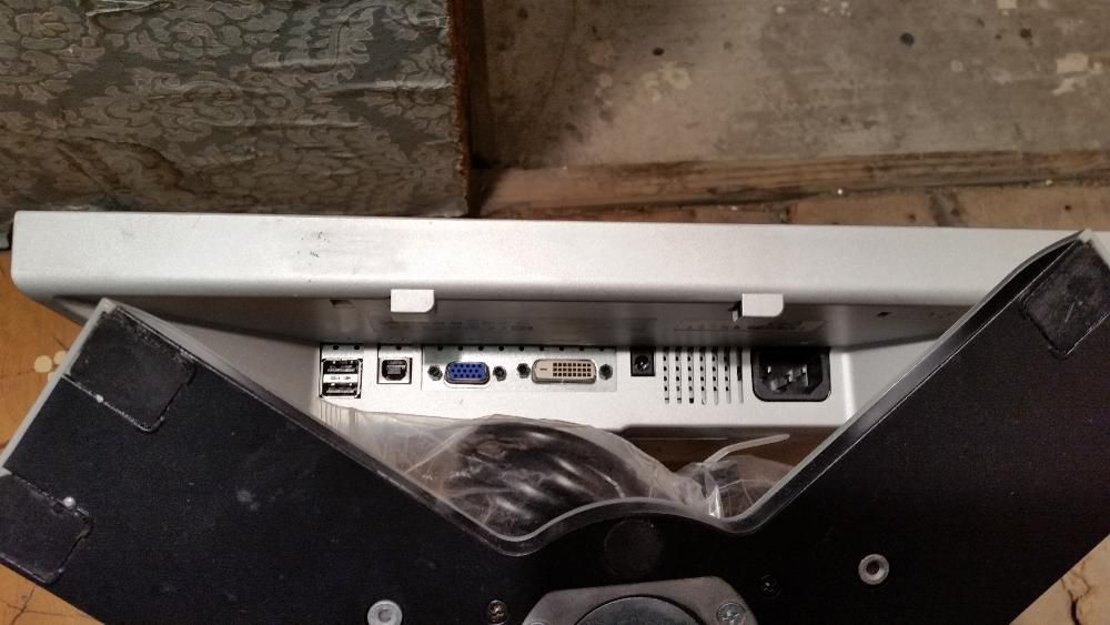 Monitor DELL Model Nr 1708 FPt