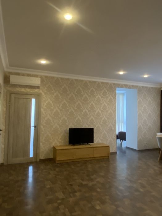 Сдам 2-комнатную квартиру студию в Центре. Автономное газовое отопление