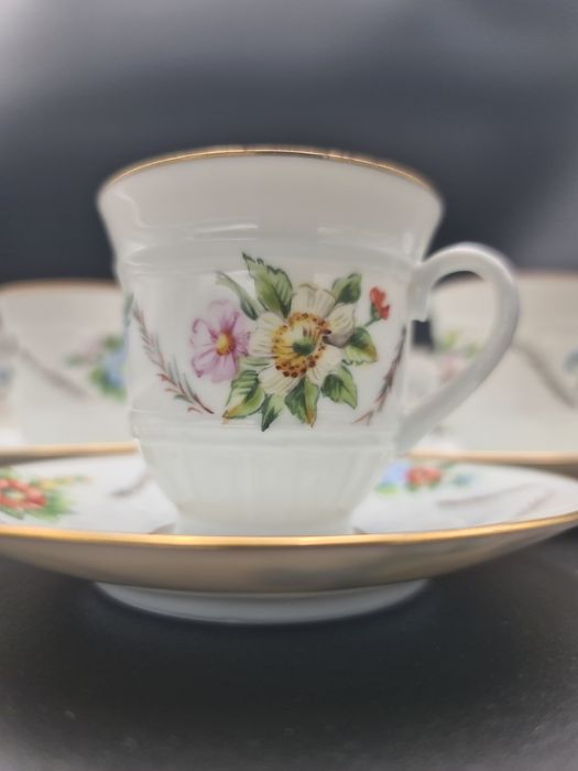 Filiżanki z talerzykami biała porcelana B&G Kopenhaga  lata 60-te