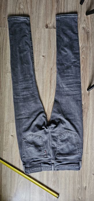Levis spodnie dżinsowe męskie rozmiar W31 L32 wymiary na zdjęciach