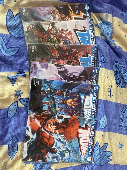 Комікси DC rebirth comics титаны красный колпак