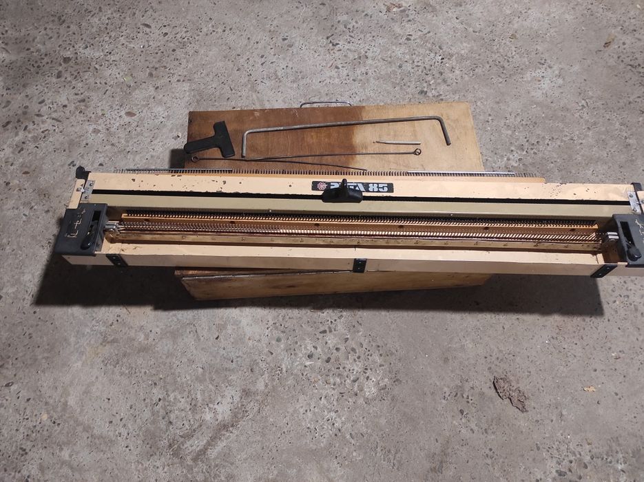 В'язальна машина рута 85.