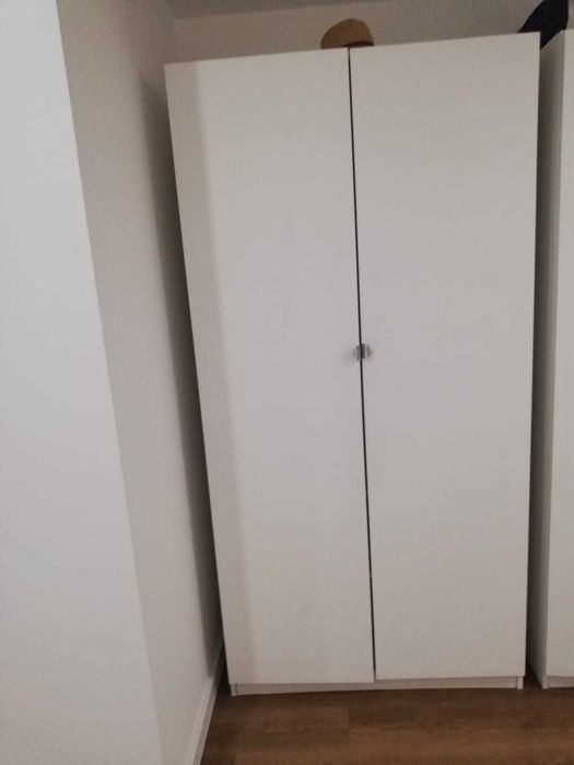 roupeiro  branco com duas portas
