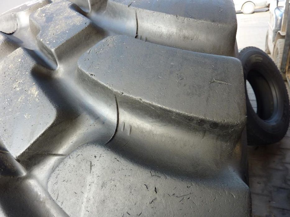 Opona używana  650/65R25 650/65-25 25/65R25 GOODYEAR 3000zł W2386