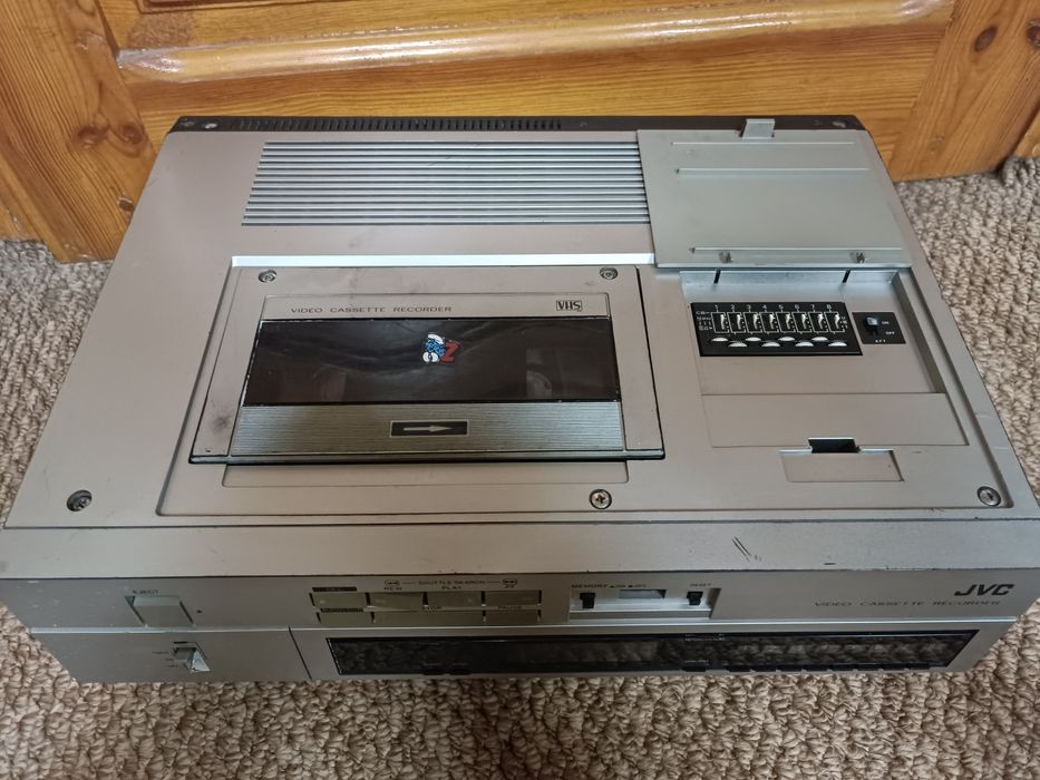 JVC Видеомагнитофон SHARP