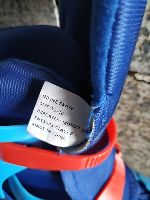 Par de patins de 4 rodas em linha Avengers