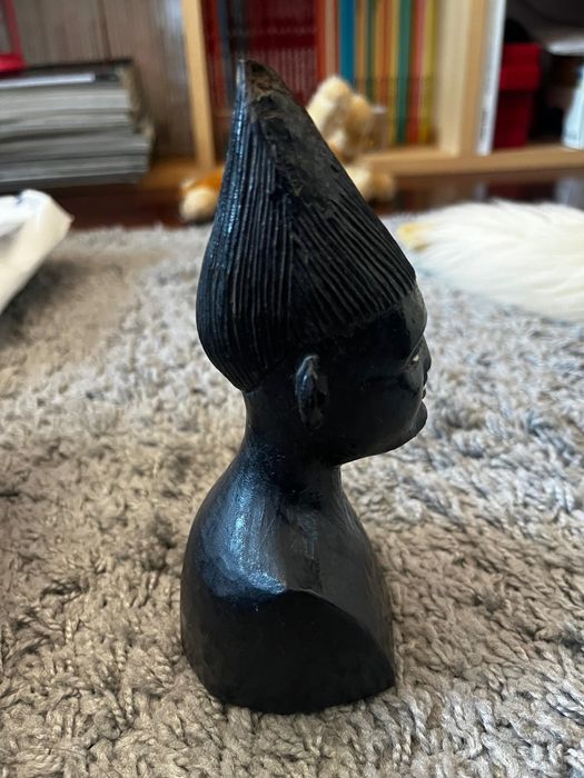 Peças africanas em madeira