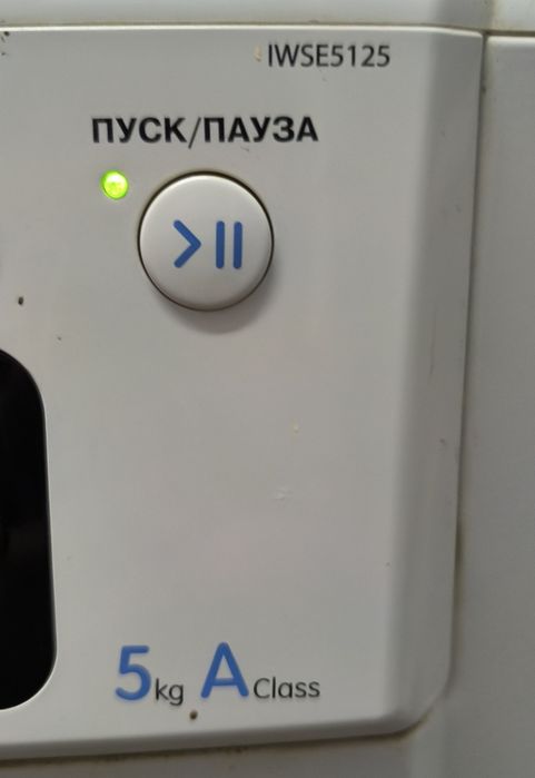 Продаю стиральную машину Indesit IWSE5125