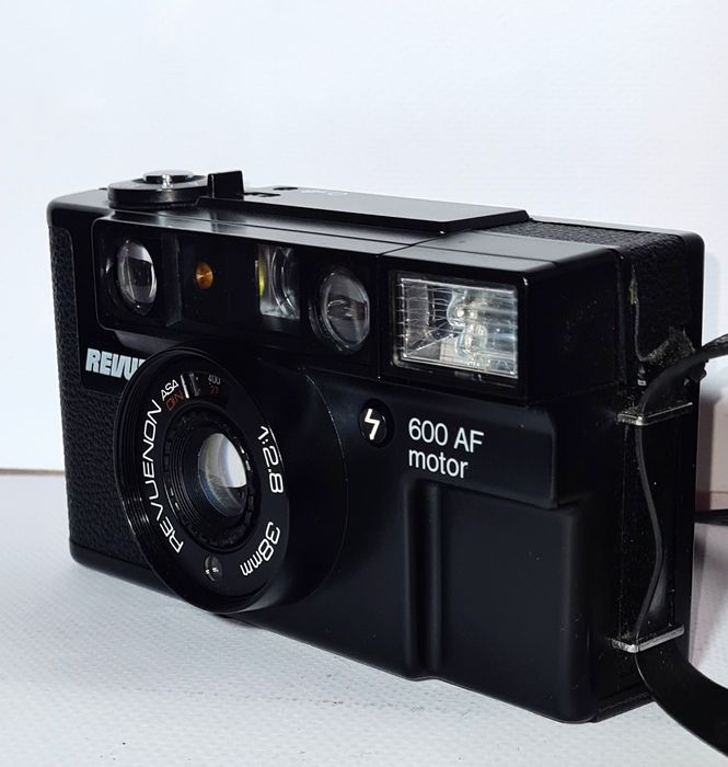 Revue 600 AF motor aparat kompaktowy