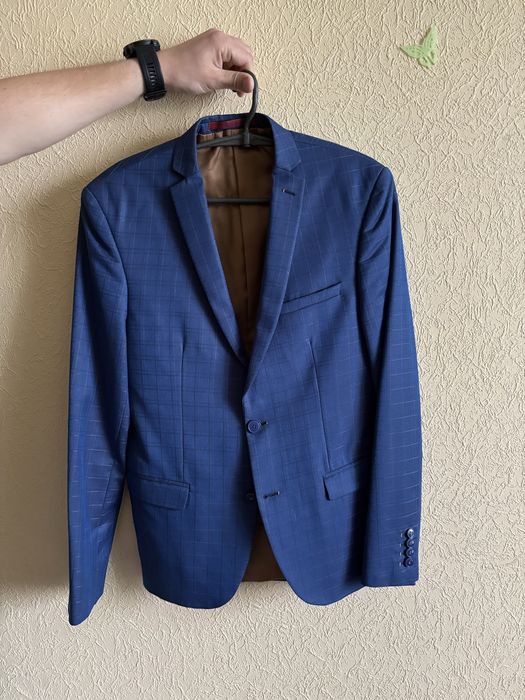 Чоловічій класичний костюм двійка