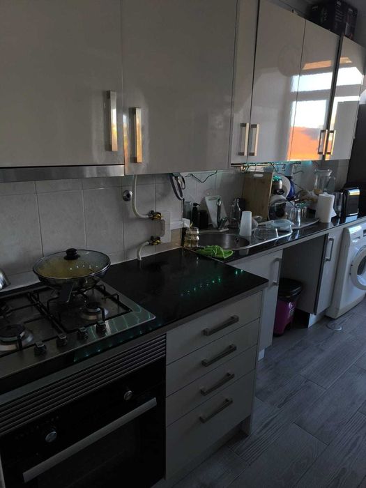 Quarto para arrendar Odivelas rua Júlio Dinis 6