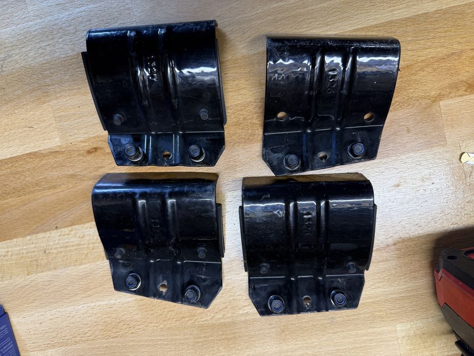 Cruz 935-459 mocowanie bagażnika  RENAULT MEGANE 5d (09-16)