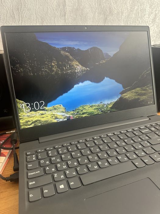 Ноутбук Lenovo V15-IIL