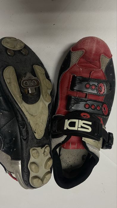 Sapatos de ciclismo da marca italiana Sidi