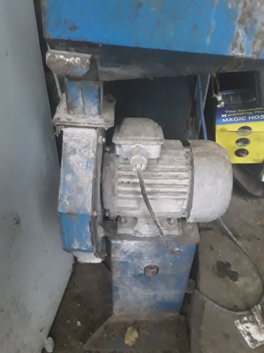 Крупорушка на 220В стацiонарна