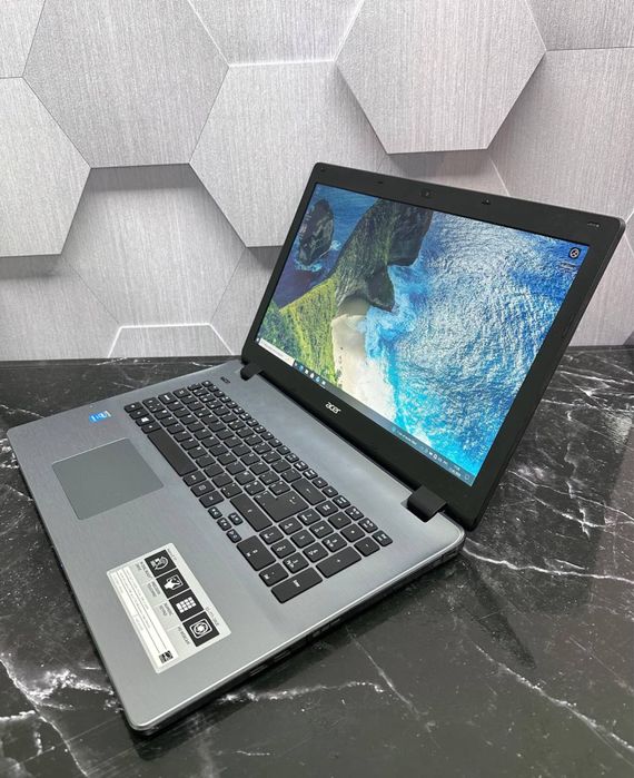 Ноутбук Acer E5-771-390U