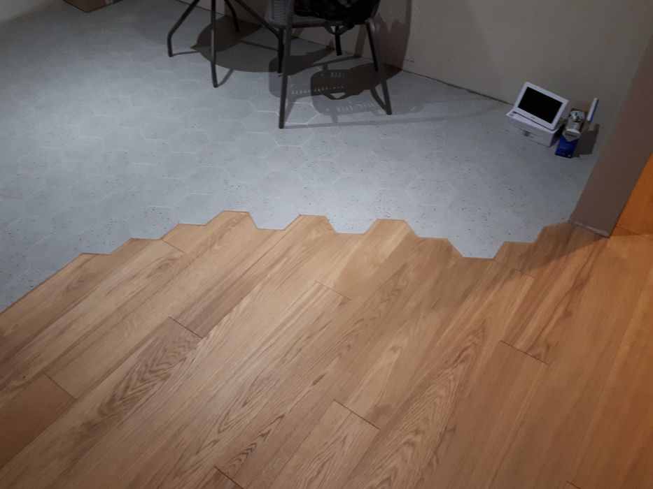 Układanie montaż Paneli podłogowych i Deski warstwowej