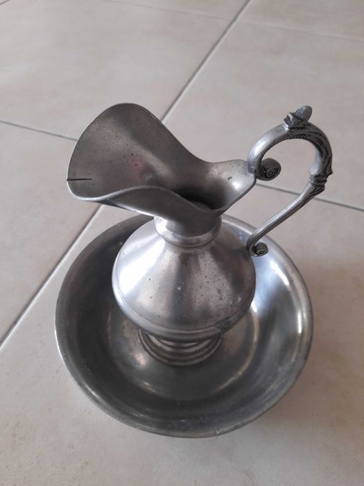 Conjunto de peças em estanho