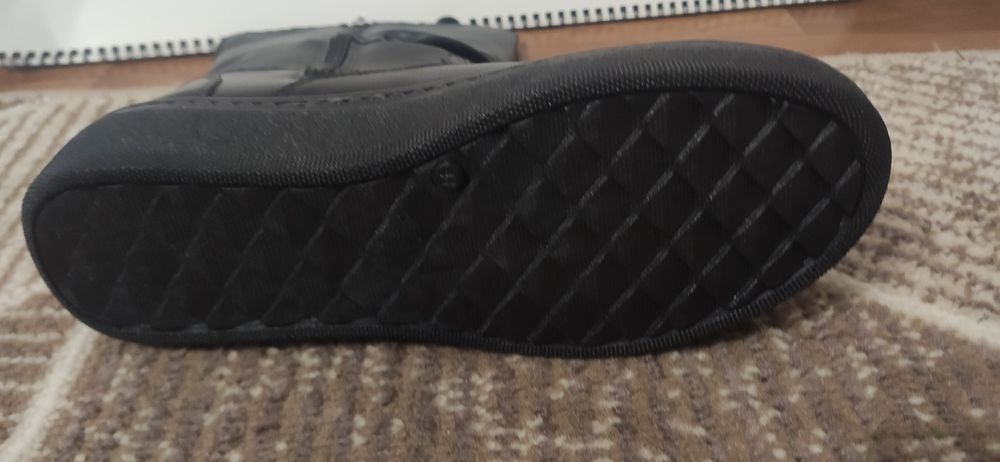 Чоботи жіночі шкіряні