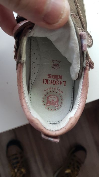 Buty dziewczęce rozmiar 23 firmy Lasocki