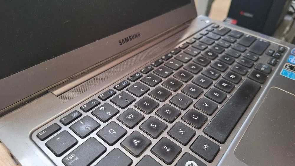 Notebook Laptop Samsung 530U Intel i3