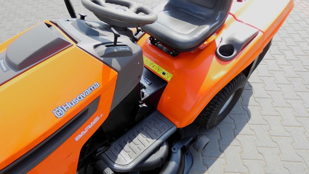 Traktorek kosiarka Husqvarna CTH180 Twin Kawasaki 2 Cylindry (220603.6) - Baras
