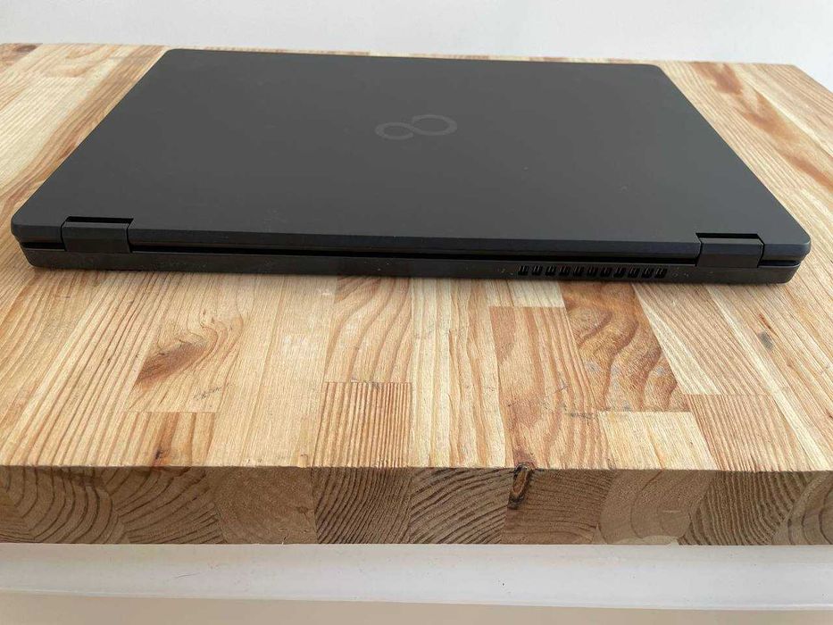 Ноутбук Fujitsu LifeBook U7311 i5 / 8GB / 256GB / 4G / 1.1кг