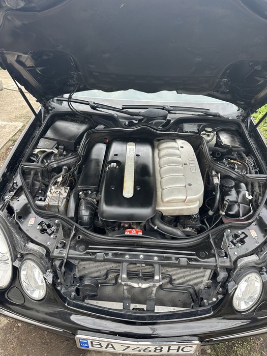 Продам автомобіль Мерседес 211