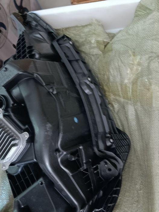 Farol para tesla