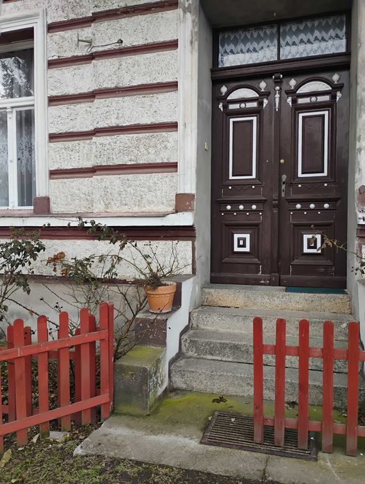 Duży dom na wsi z pokojami do wynajęcia