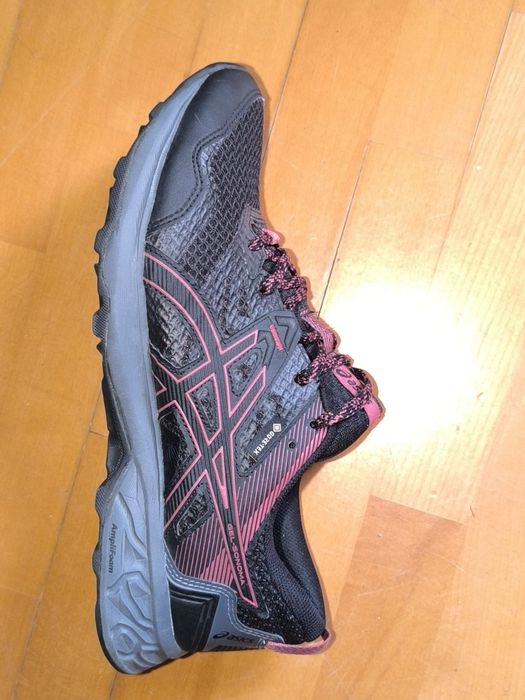 Tênis corrida ASICS tamanho 40.5