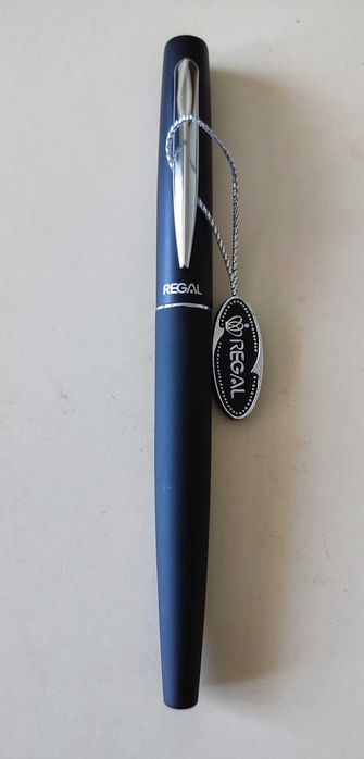 Нова перова ручка REGAL (R80100.L.F) у футлярі