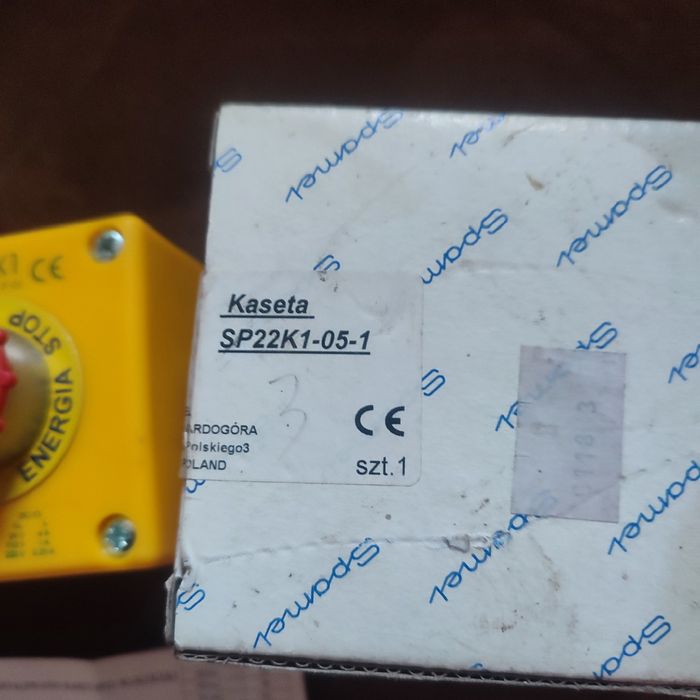Przycisk STOP z blokada kaseta SP22K1-05-  2 szt.