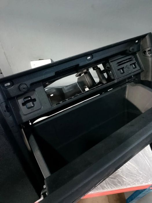 PORTA LUVAS VOLKSWAGEN POLO 17- / 2G1857097
