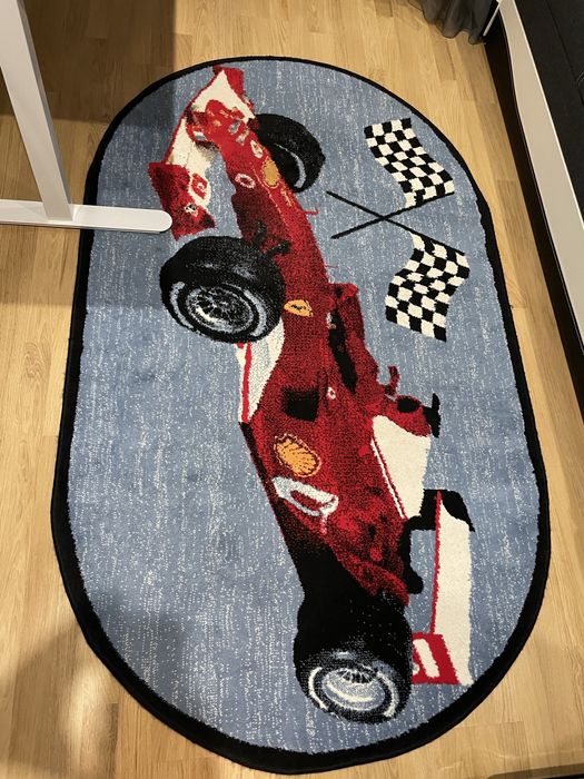 Килим, розмір 2/1,2 метри.