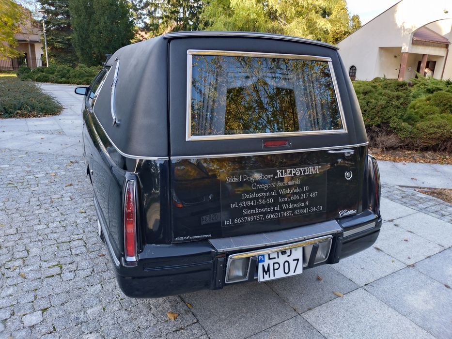 Karawan pogrzebowy Cadillac DeVille wersja europejska, cena brutto