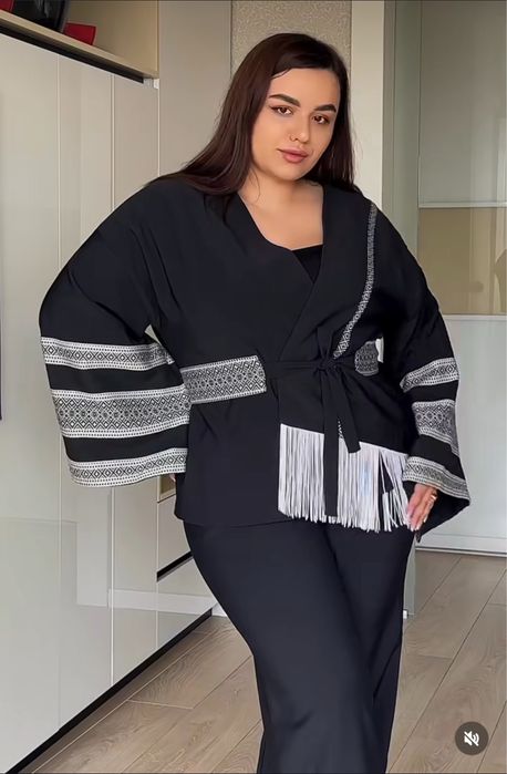 Шикарне кімоно піджак великий розмір вишиванка